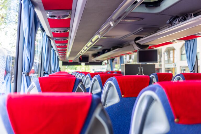 How to Find Affordable and Reliable Group Transport in Hanoi, Vietnam